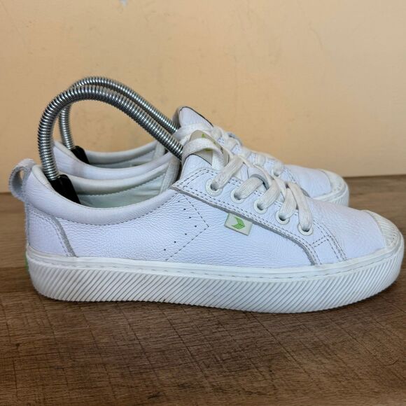 Cariuma White Premium Leather OCA Low Sneakers Shoes Womens size 7 - Picture 3 of 7